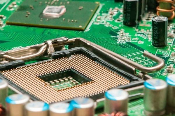 Intel layoffs: Strategic Transformation and Market challenges